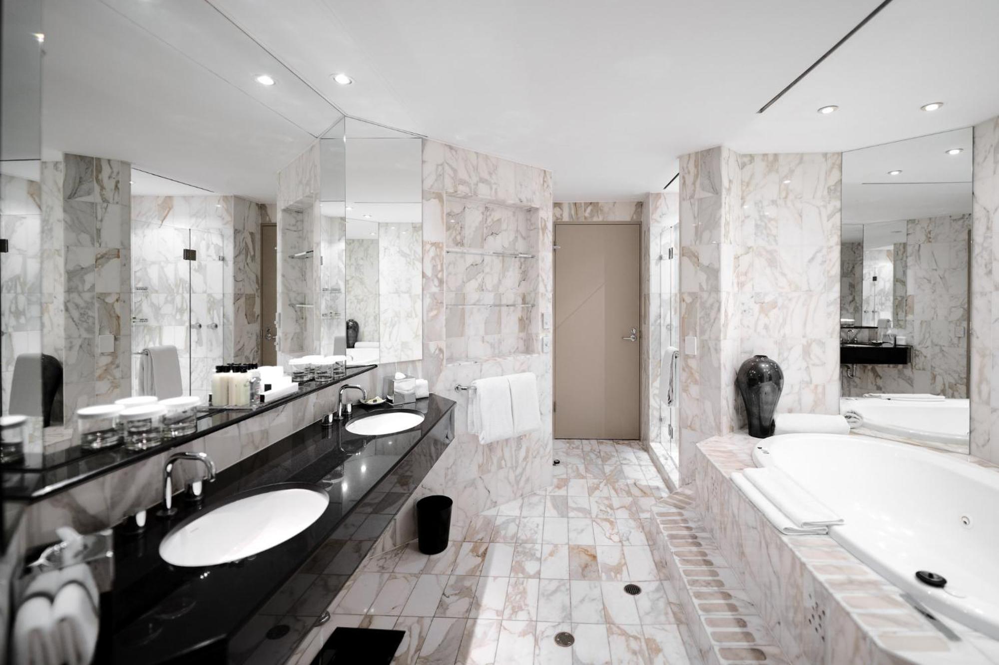 Intercontinental Adelaide By Ihg Hotel Exterior photo Bathroom