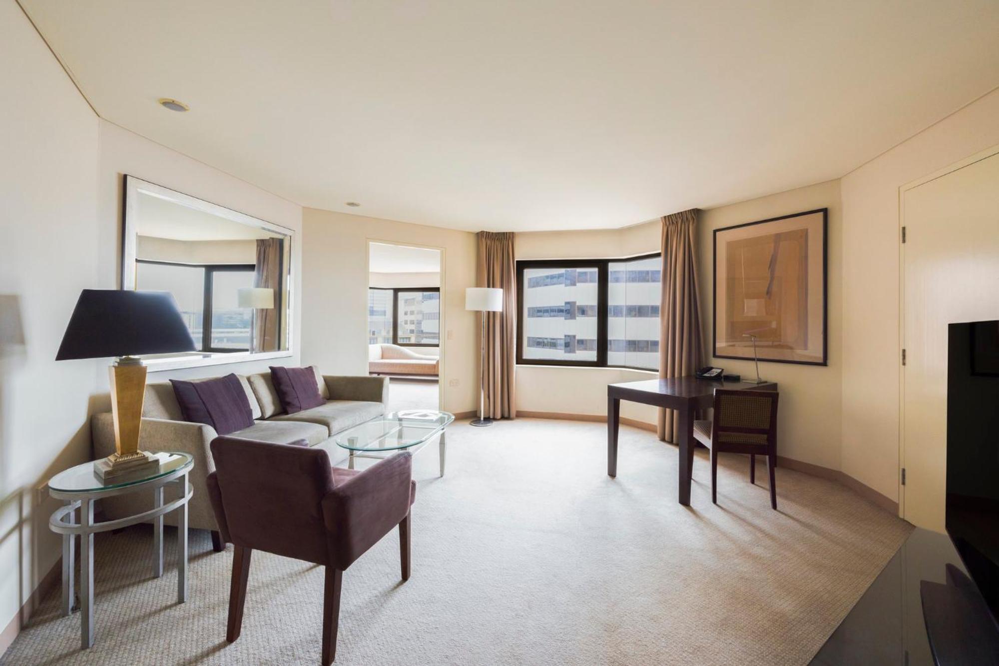 Intercontinental Adelaide By Ihg Hotel Exterior photo A suite at the InterContinental