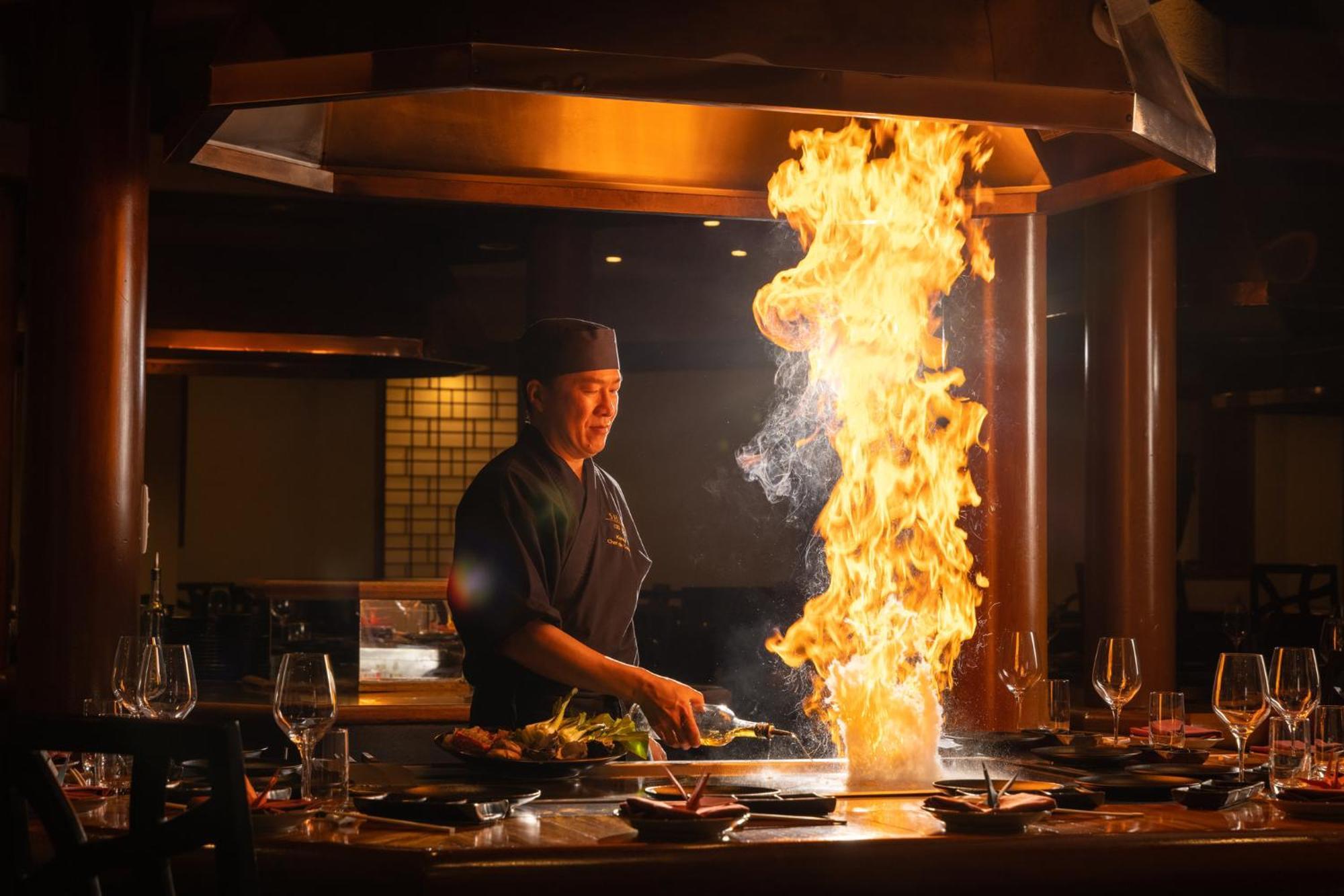 Intercontinental Adelaide By Ihg Hotel Exterior photo Teppanyaki cooking